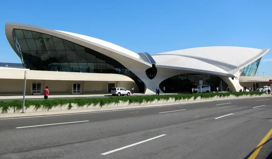 Limousine Services for airport transportations 